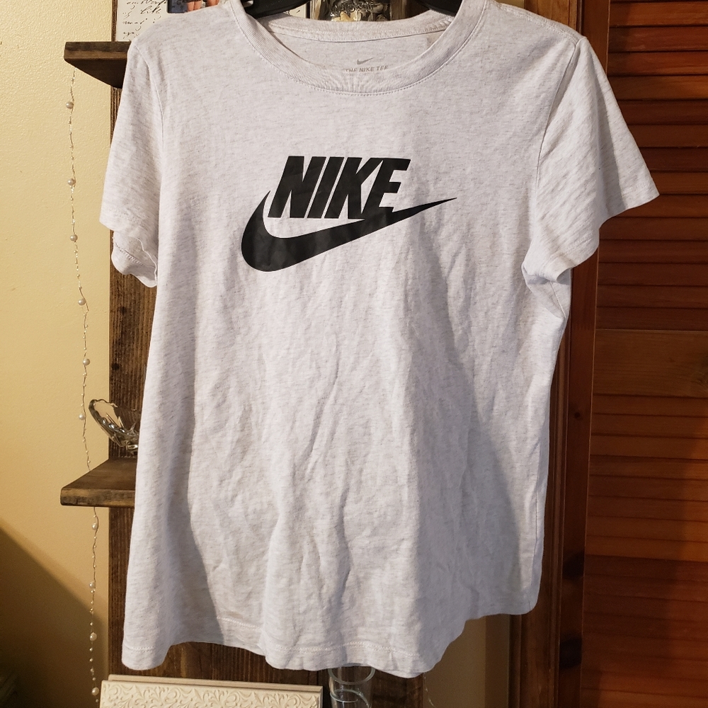 Nike grey women's t-shirt